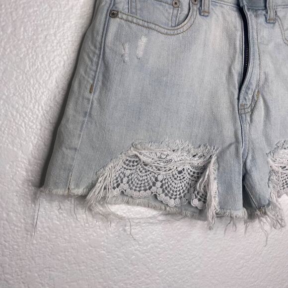 American Eagle Womens Shorts Size 2 Mom Short Light Wash Denim Jean Blue - Picture 9 of 15